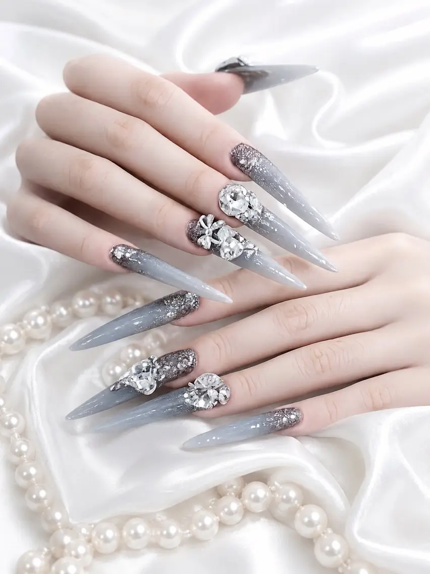 ネイル アートネイル オーロラネイル ボルドー チークネイル フレンチネイル ハンドネイル Sakura Nail Salonのネイルデザイン