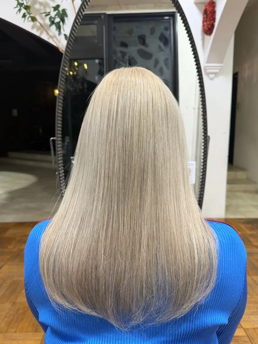 ロング カラー ヘアカラー ツヤ髪💫髪質改善 透明感カラー仁平創太のヘアスタイル