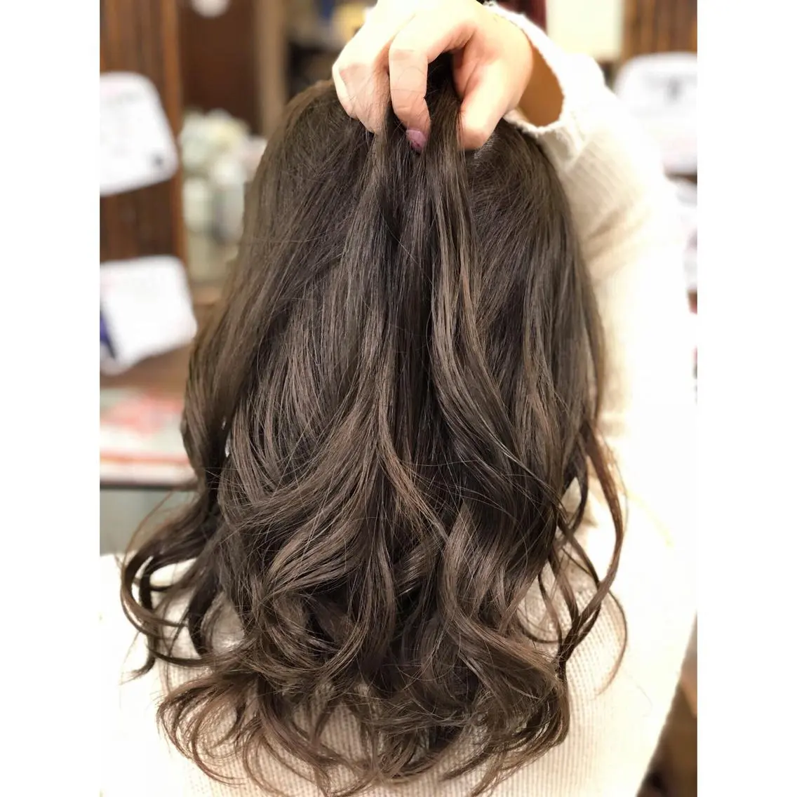 ロング カラー ベージュカラー グレージュ パーソナルカラー診断 できます 木曽 主博のヘアスタイル