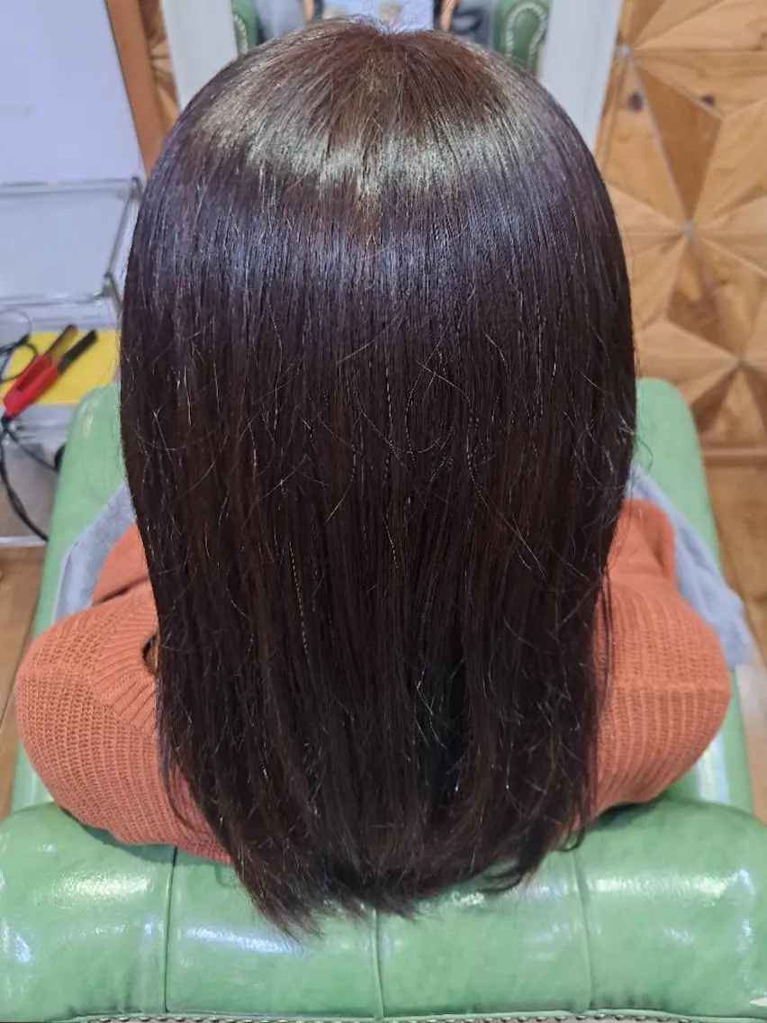 セミロング クボ タのヘアスタイル