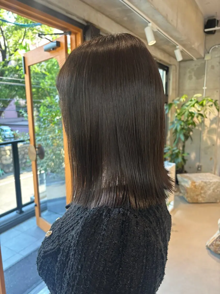 ミディアム カラー ベージュカラー 透明感カラー オリーブベージュ トリートメント ヘアカラー 林 璃乙菜のヘアスタイル