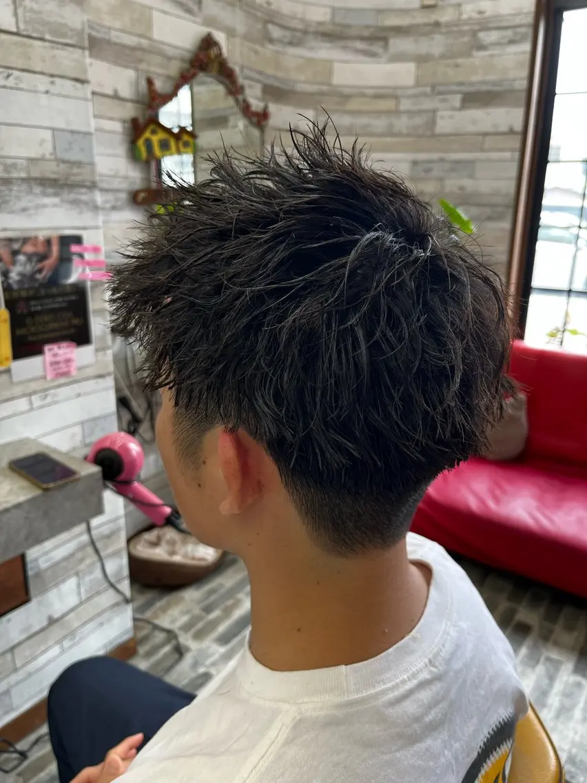 パーマ メンズ スパイキーショート カット パーマ 大坪 拓斗のヘアスタイル