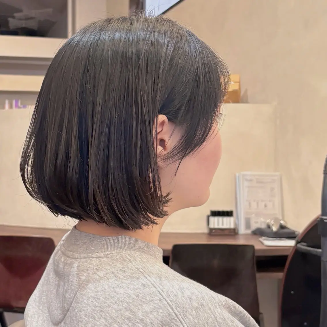 ミディアム カラー ブリーチ ボブ カット ヘアカラー トリートメント roost 優のヘアスタイル
