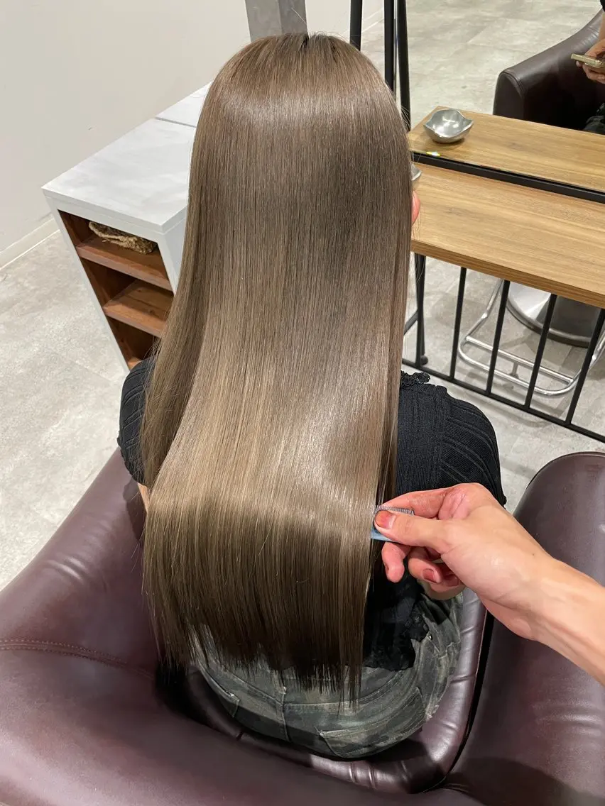 ロング カラー ブラウンカラー 透明感カラー トリートメント ヘアカラー トリートメント 紅都🫧 透明感水光カラーのヘアスタイル