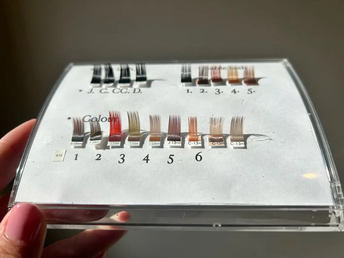 マツエク・マツパ フラットラッシュ ナチュラル セーブル elua eyelashのマツエク・マツパデザイン