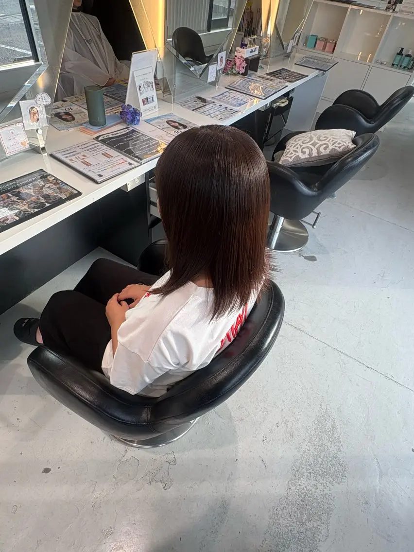 セミロング カラー ヘアカラー 井上 慈温のヘアスタイル