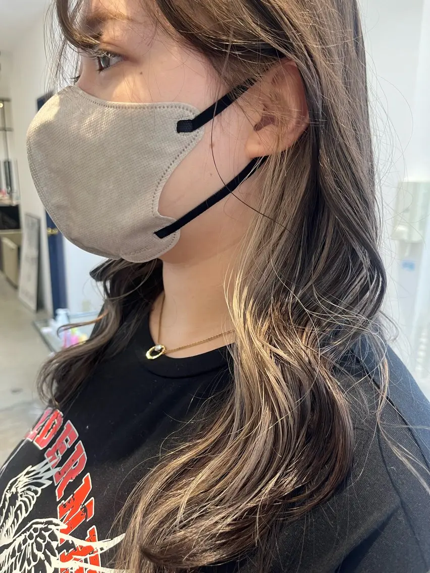 ロング ヘアカラー 國原 姫菜のヘアスタイル