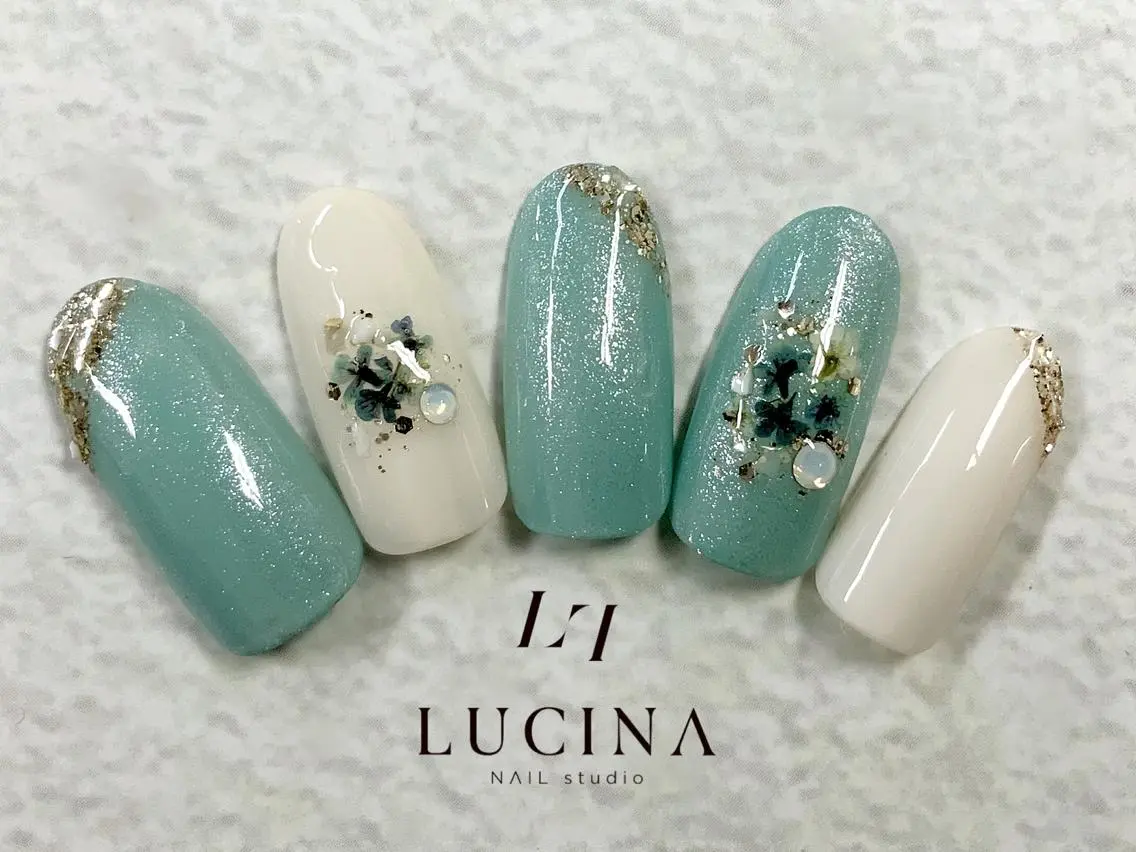 ネイル ブルー クリアネイル 長さ出し フットネイル フレンチネイル ハンドネイル 新橋 ルキナ スタッフのネイルデザイン