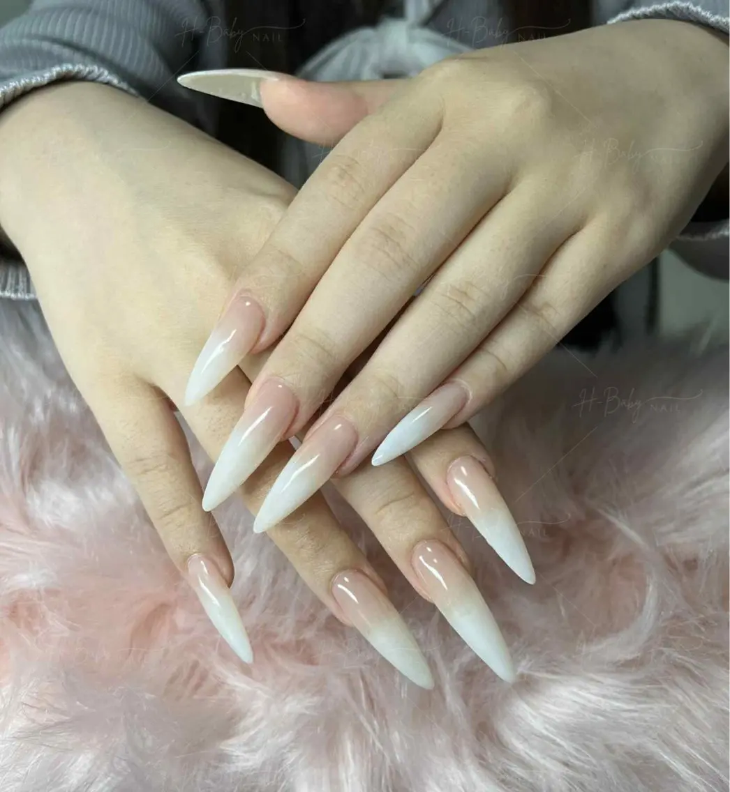 ネイル フレンチネイル ジェルネイル ガラスフレンチ ハロウィン ハート H.baby Nail Salonのネイルデザイン