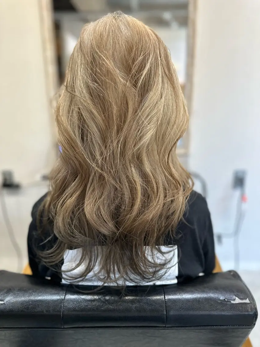 セミロング カラー ヘアカラー トリートメント 福西晃希 【艶髪・髪質改善】のヘアスタイル