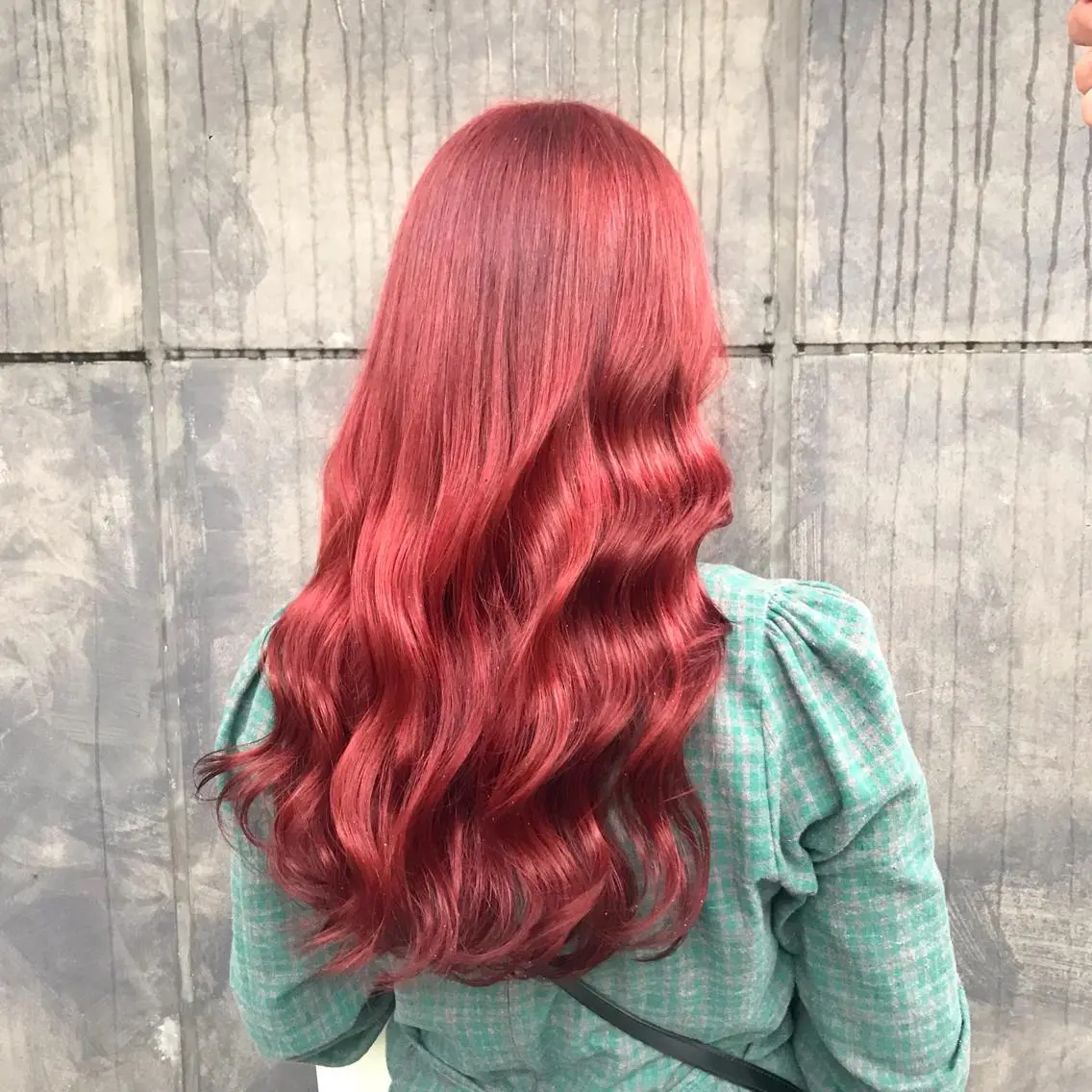 ロング カラー ブリーチ ピンクカラー レッドカラー ヨシンモリ ムルギョル巻き K-POP好き美容師 🇰🇷Kai.Yのヘアスタイル