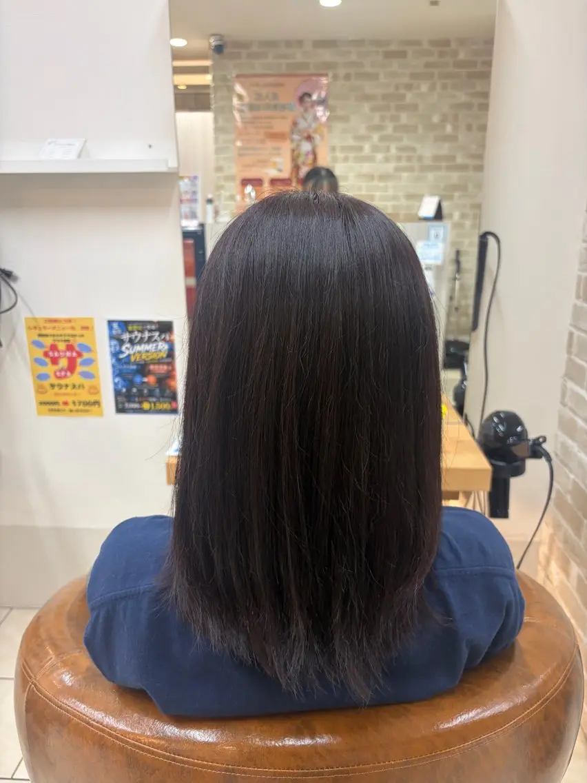 セミロング カラー かりや あゆみのヘアスタイル