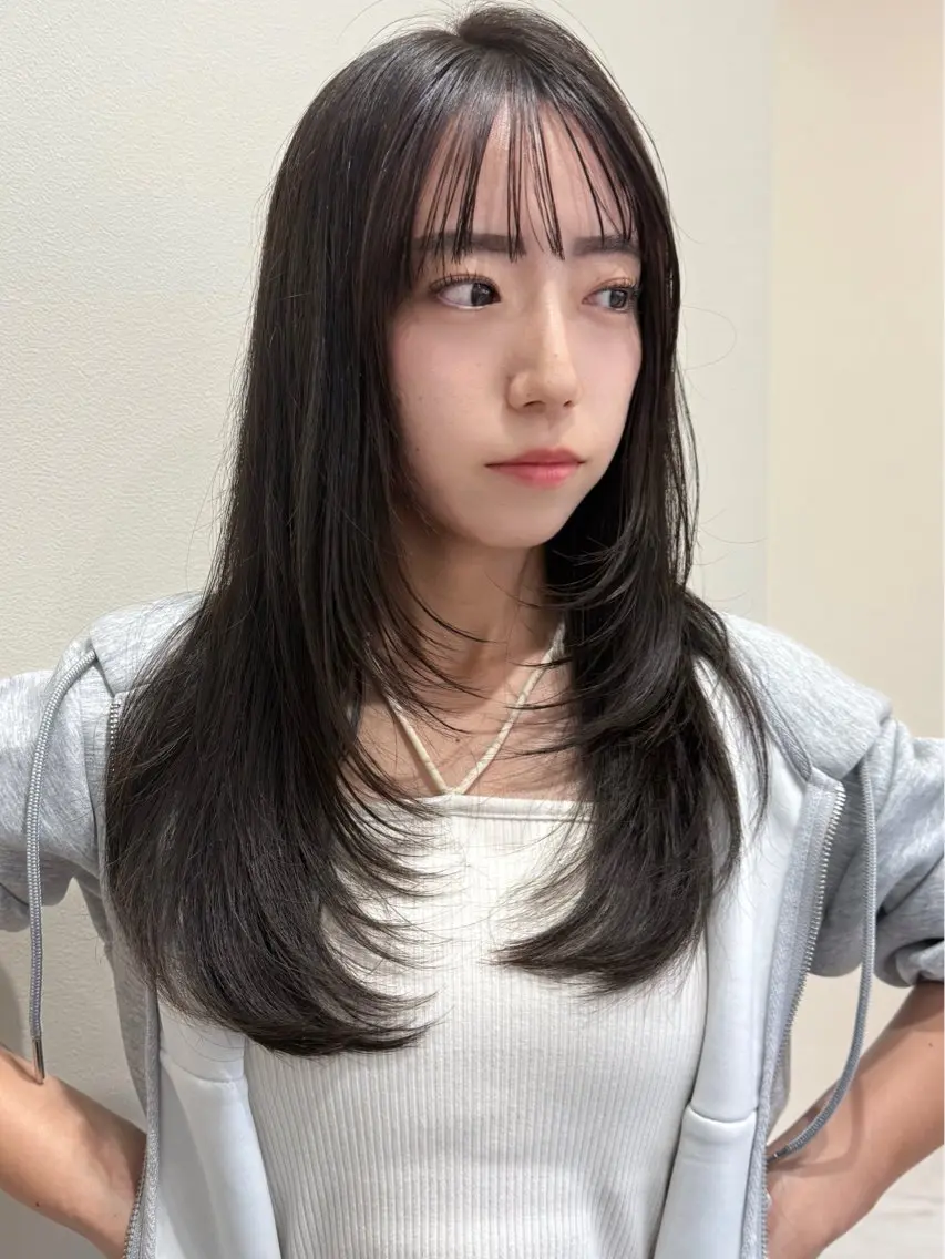 ロング レイヤーカット カット ヘアカラー 透け感カラー/ SUのヘアスタイル