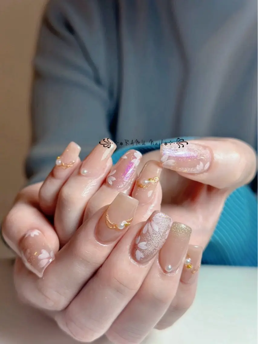 ネイル キラキラネイル マグネットネイル ミラーネイル ピンク 春ネイル ハンドネイル RAMU Nail 恵比寿店のネイルデザイン