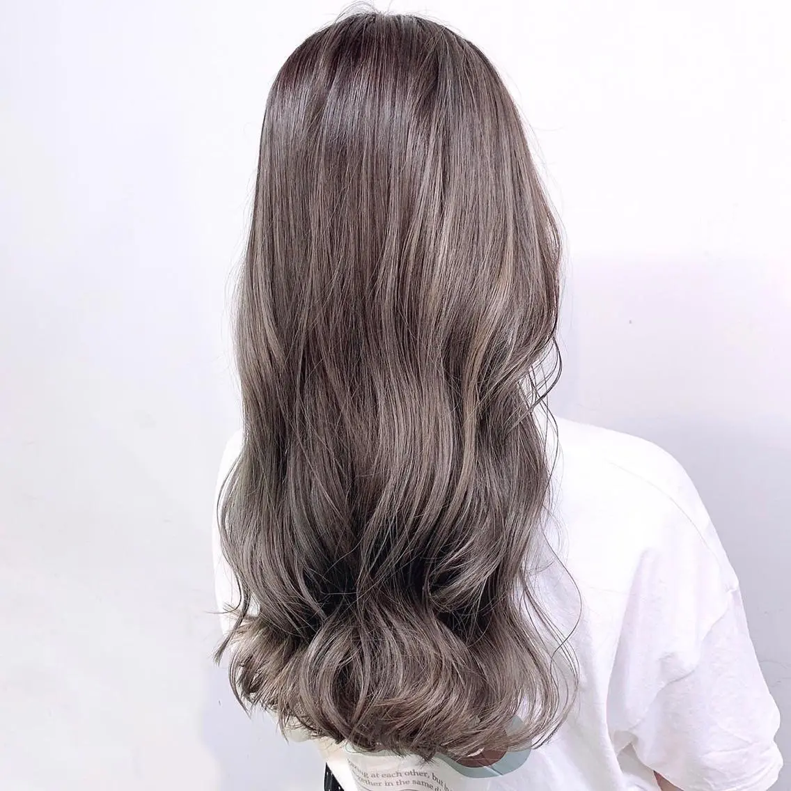 ロング カラー 🪄池袋ハイトーン 🪄ブリーチカラーのヘアスタイル