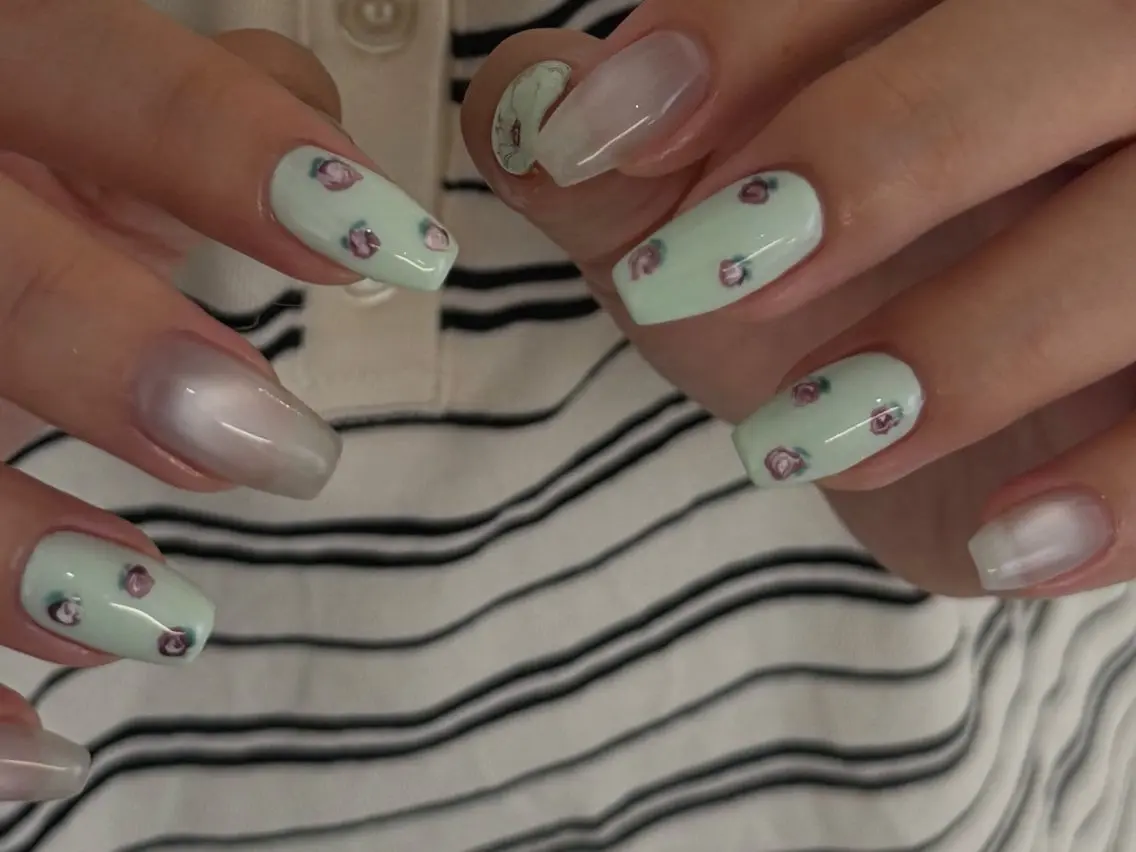 ミディアム ハンドネイル elbe nailのネイルデザイン