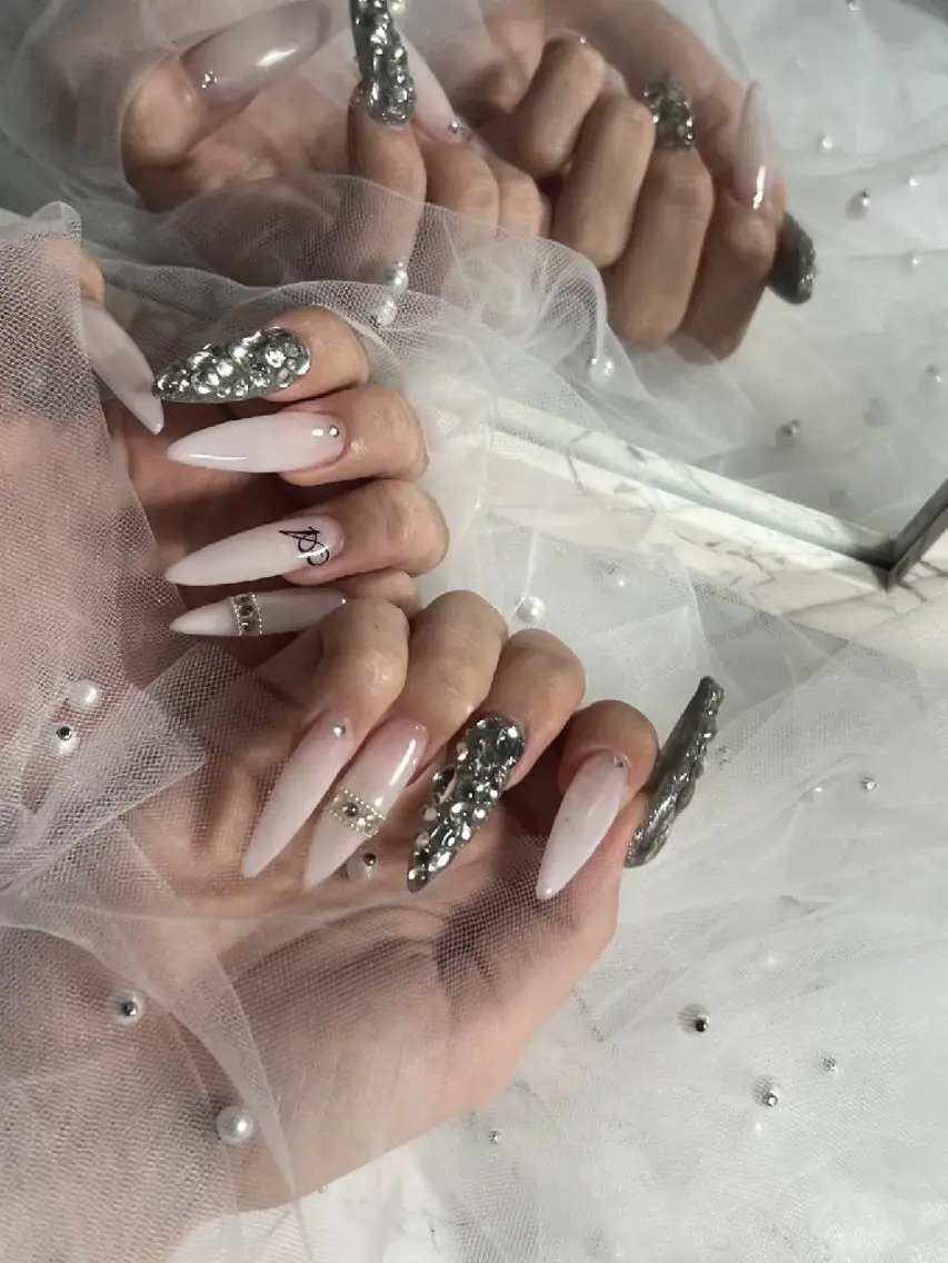 ネイル Y2R NAILのネイルデザイン