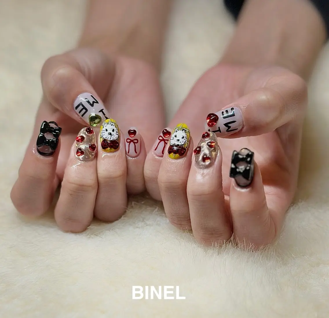 ネイル ハンドネイル BINEL REINAのネイルデザイン