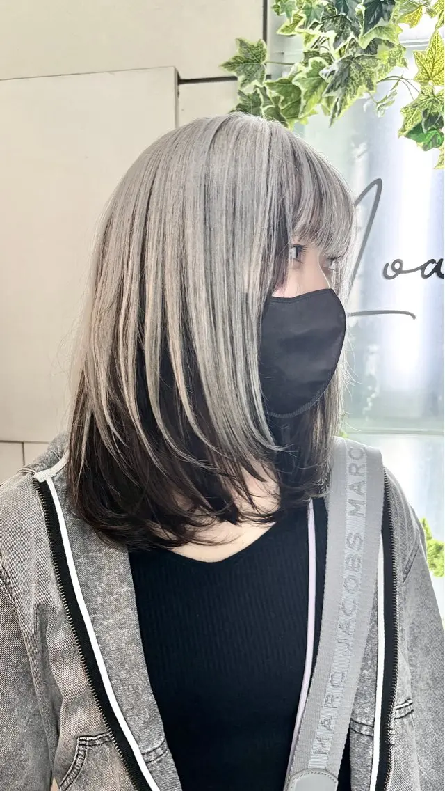 ミディアム カラー ブリーチ シルバー トリートメント バレイヤージュ/ 小泉じょうのヘアスタイル