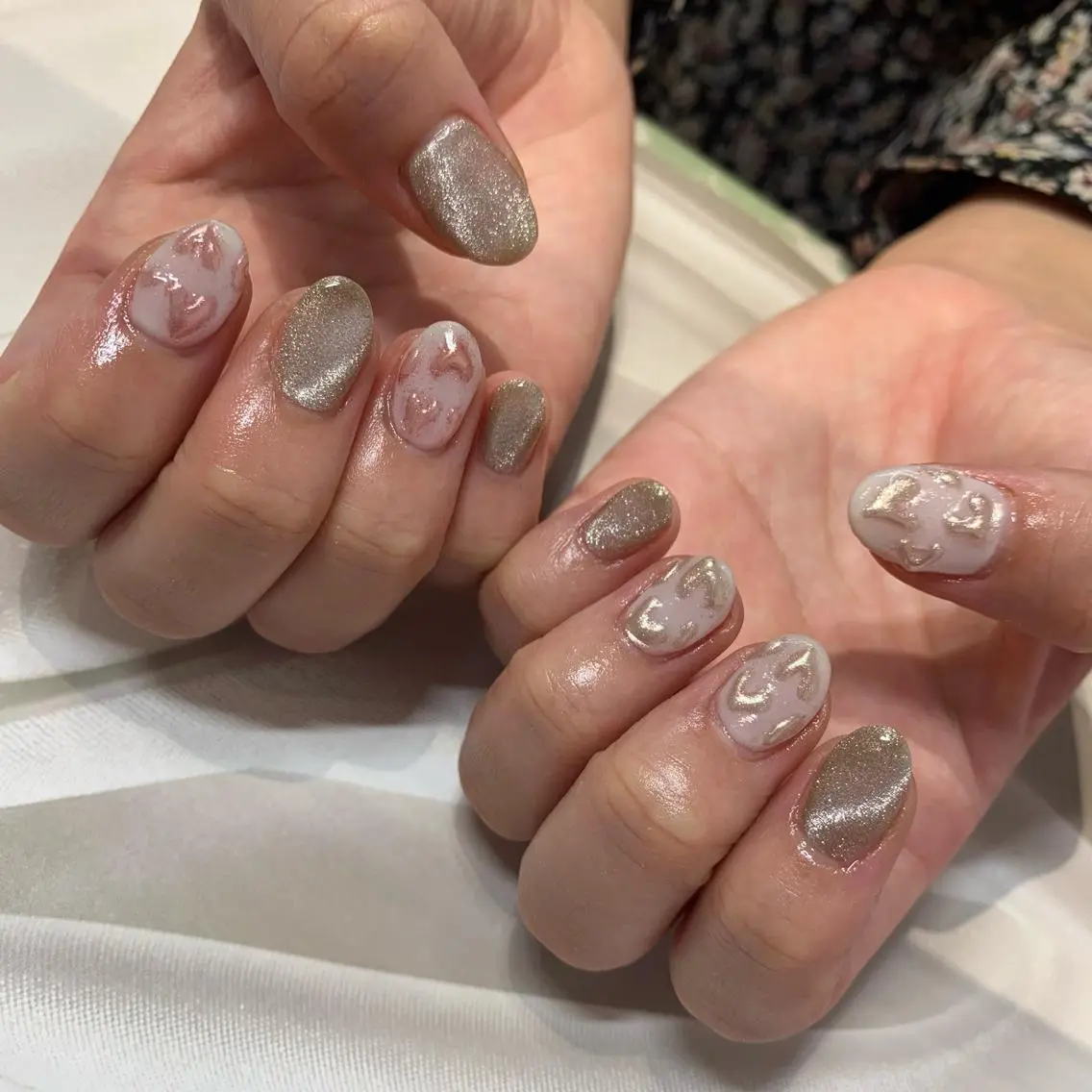 ネイル ハート ミラーネイル マキノ ユイのネイルデザイン