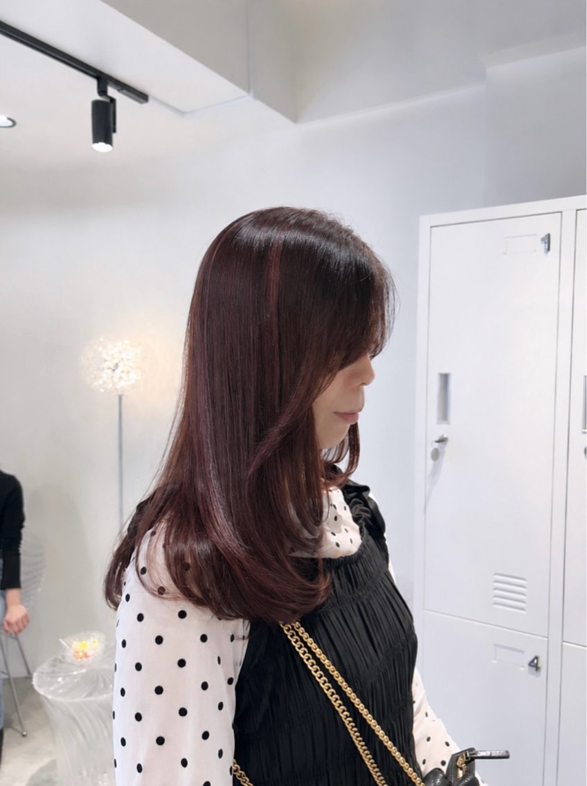 ロング カラー ヘアアレンジ ロングレイヤー ブリーチ ハイライトカラー ピンクカラー ピンクパープル カット ヘアカラー トリートメント 梅木李奈🍒府中/ レイヤー透明感カラーのヘアスタイル