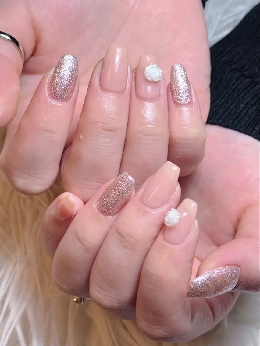ネイル チークネイル 長さ出し フラワーネイル フレンチネイル ガーリー ハンドネイル NEW NAIL 池袋のネイルデザイン