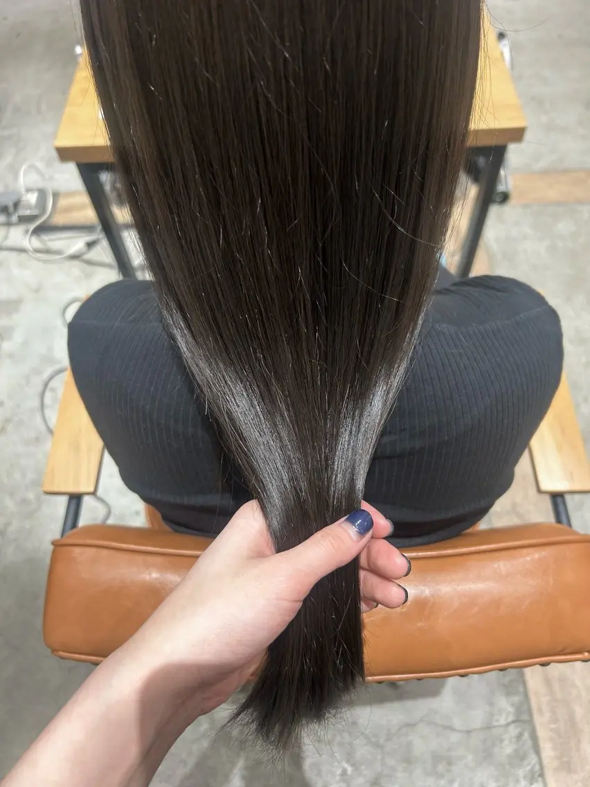 ロング カラー トリートメント 🫧寒色カラー/透明 感ブラック/Risaのヘアスタイル