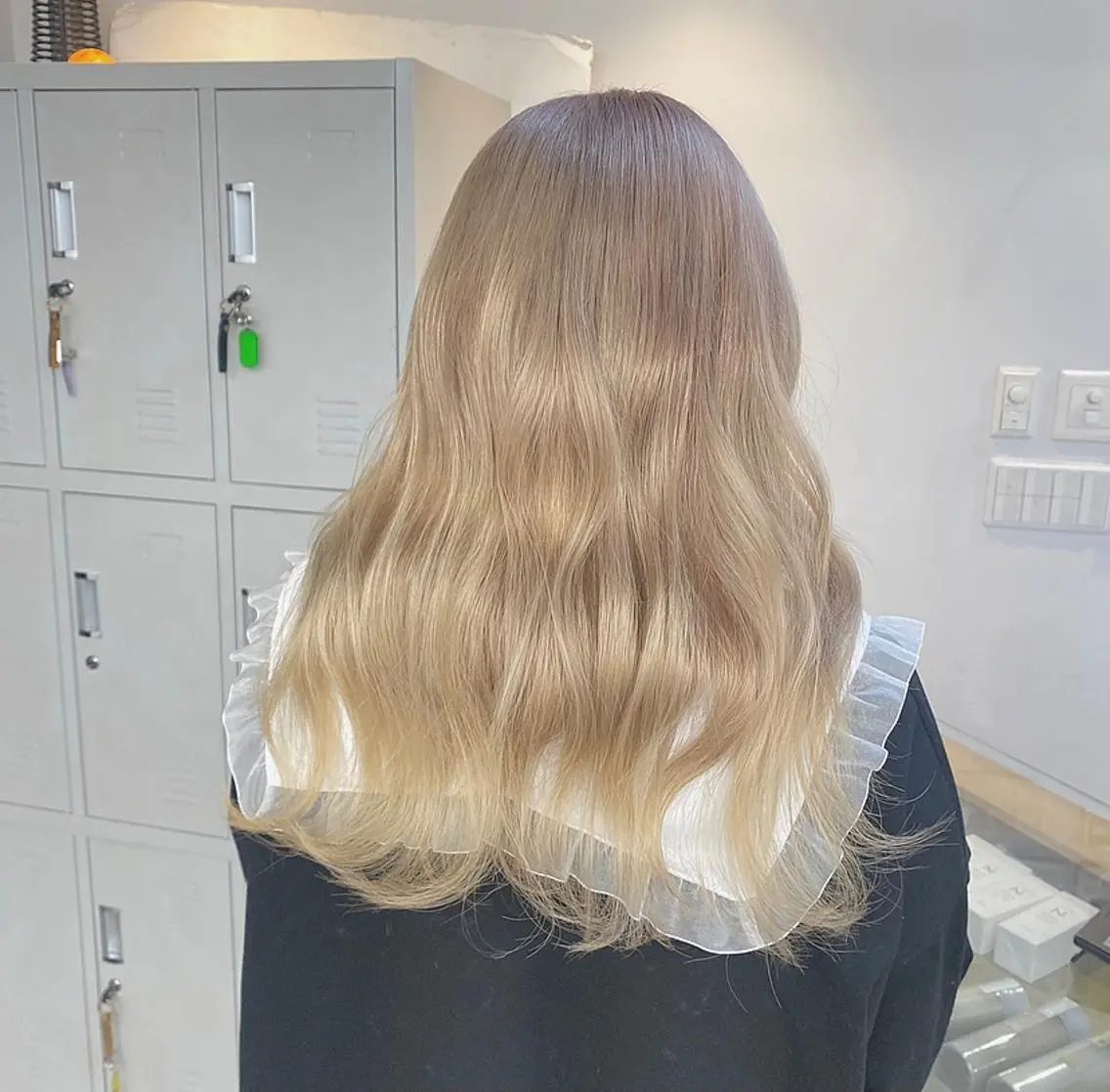 ロング カラー パーマ ヘアアレンジ メンズ キッズ ネイル マツエク・マツパ メンズブリーチ ブリーチ ホワイト 暖色系/透明感 治野心のヘアスタイル