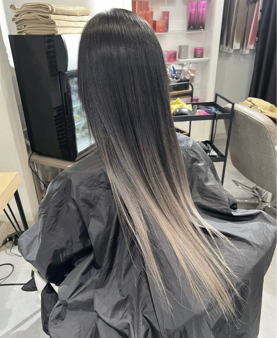 ロング カラー バレイヤージュ グレージュ レイヤーカット 指名数No.1 /NAOYAのヘアスタイル