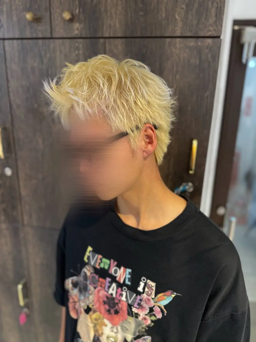 ショート カラー メンズ ヘアカラー トリートメント ブリーチ/髪質改善 店長 板垣智大のヘアスタイル