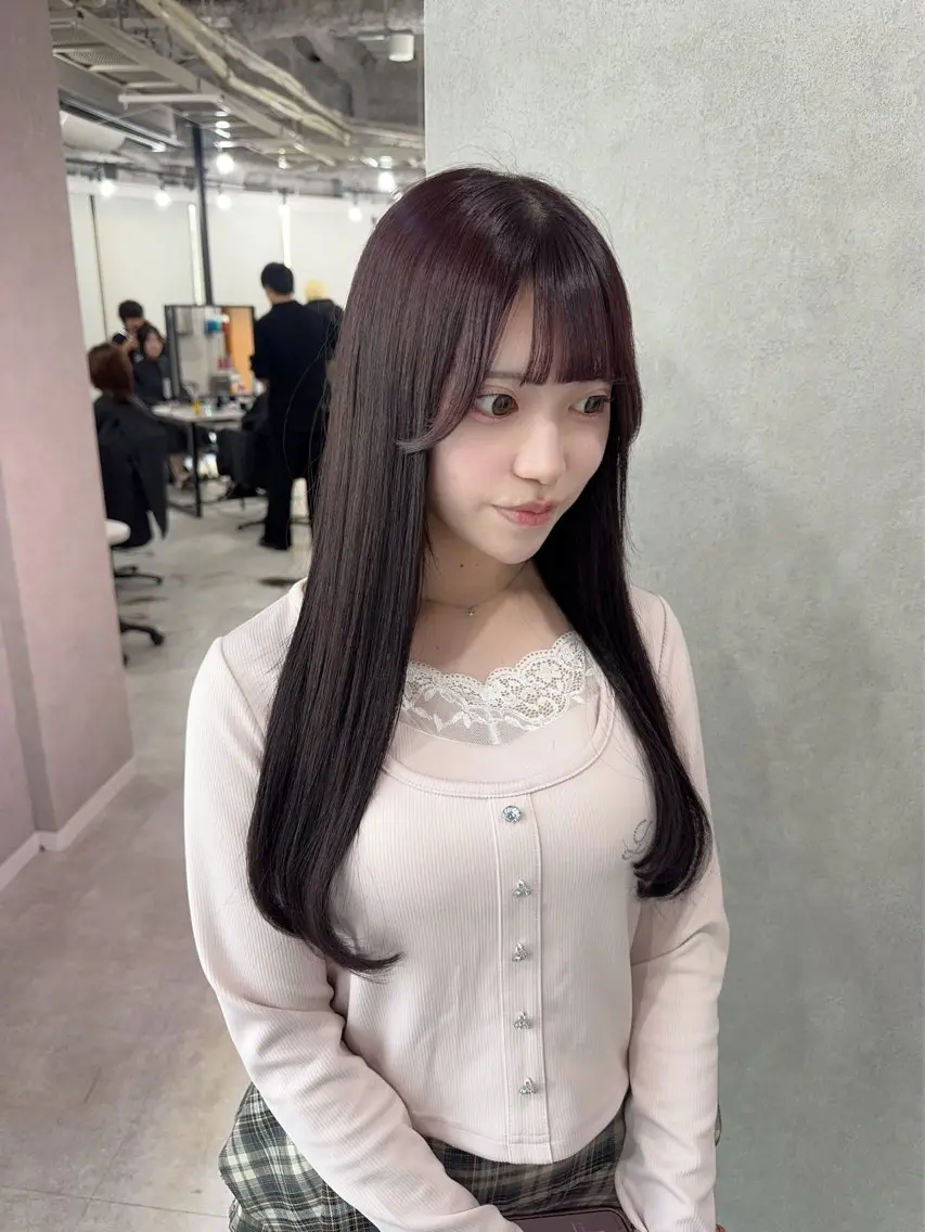 ロング カラー アッシュ アッシュブラウン ベージュカラー 黒髪 ブリーチ カット ヘアカラー トリートメント 赤み無し柔らかカラー 【梅田】madokaのヘアスタイル