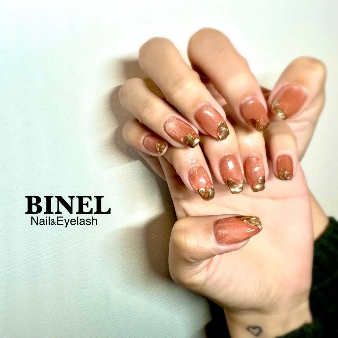 ネイル マグネットネイル BINEL REINAのネイルデザイン