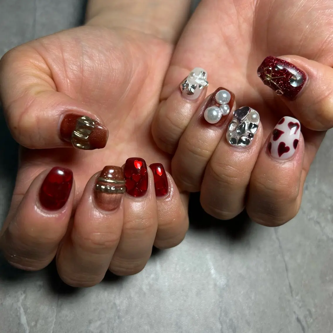 ネイル ハート 赤色 ショートネイル バレンタイン Lulea nailのネイルデザイン