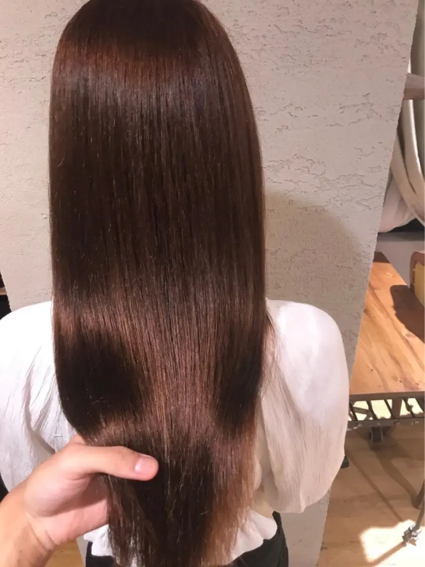【くせ毛でお悩みの方にケアスペシャルコース】似合わせカット＋水素髪質改善ストレート＋Aujua４stepの写真
