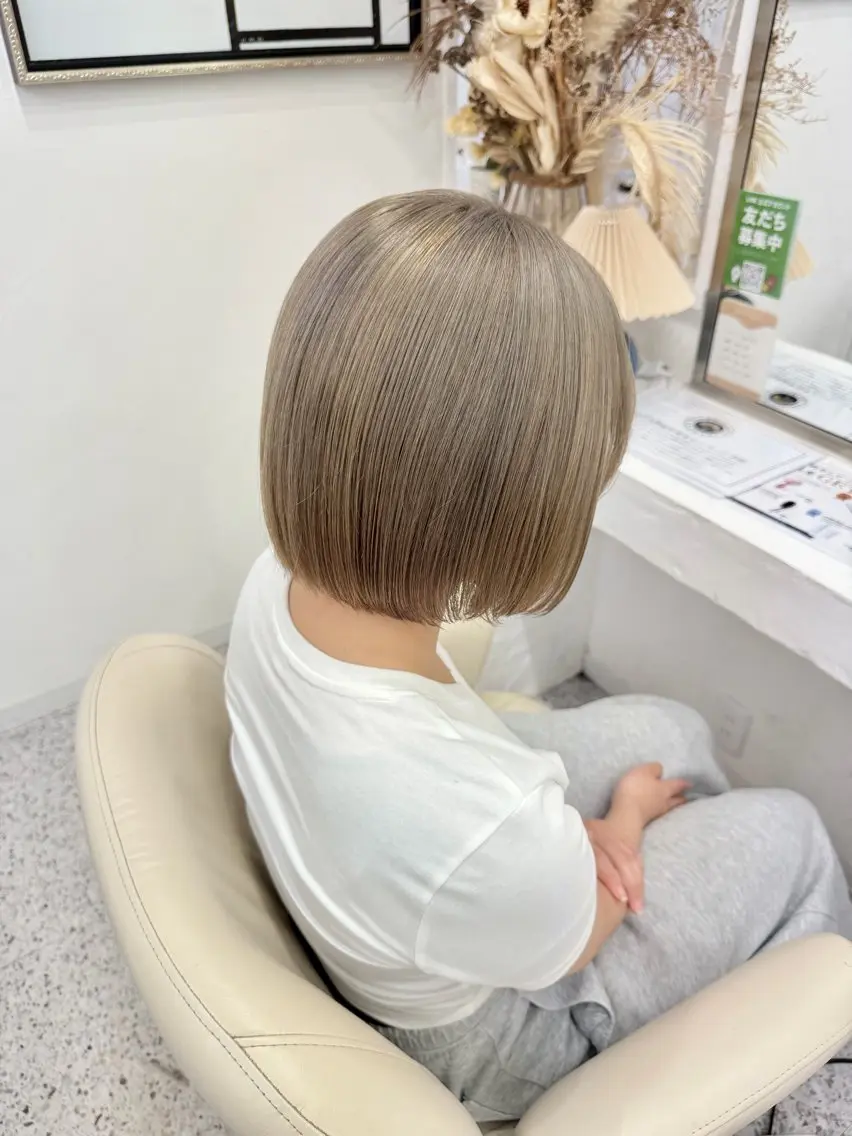 ショート ヘアカラー トリートメント LOMARLIE/ Karen🪐💫のヘアスタイル