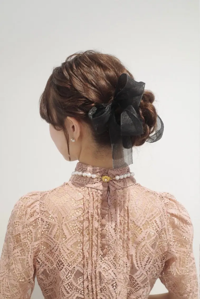 セミロング ヘアアレンジ ヘアセット hazuki🐈⬛ 透明感カラーのヘアスタイル