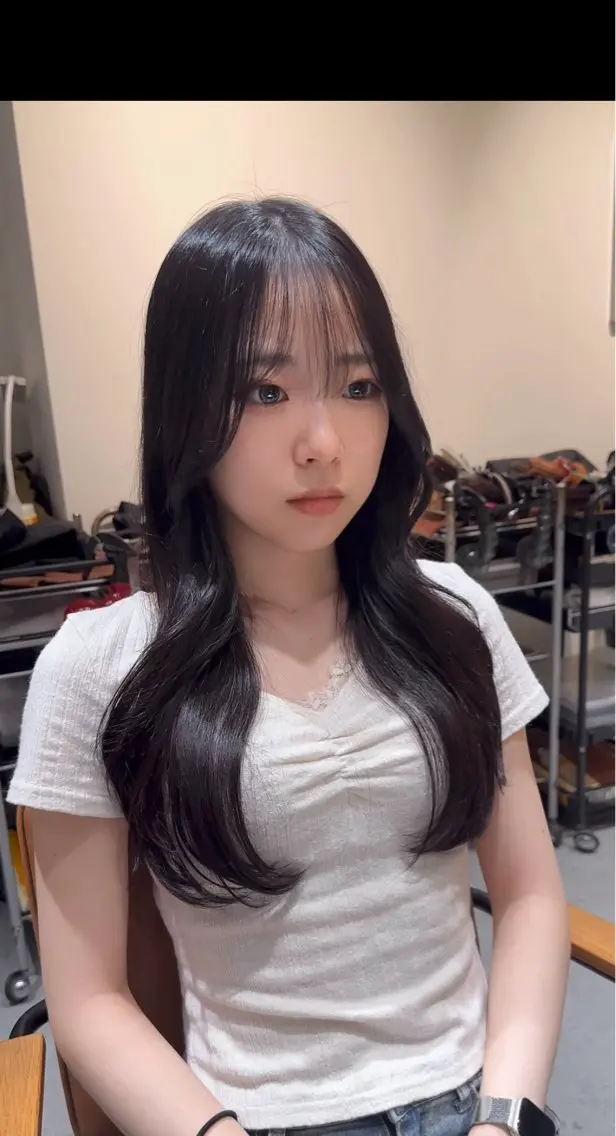 ロング カラー 韓国レイヤーカット 透明感カラー冨田那樹のヘアスタイル