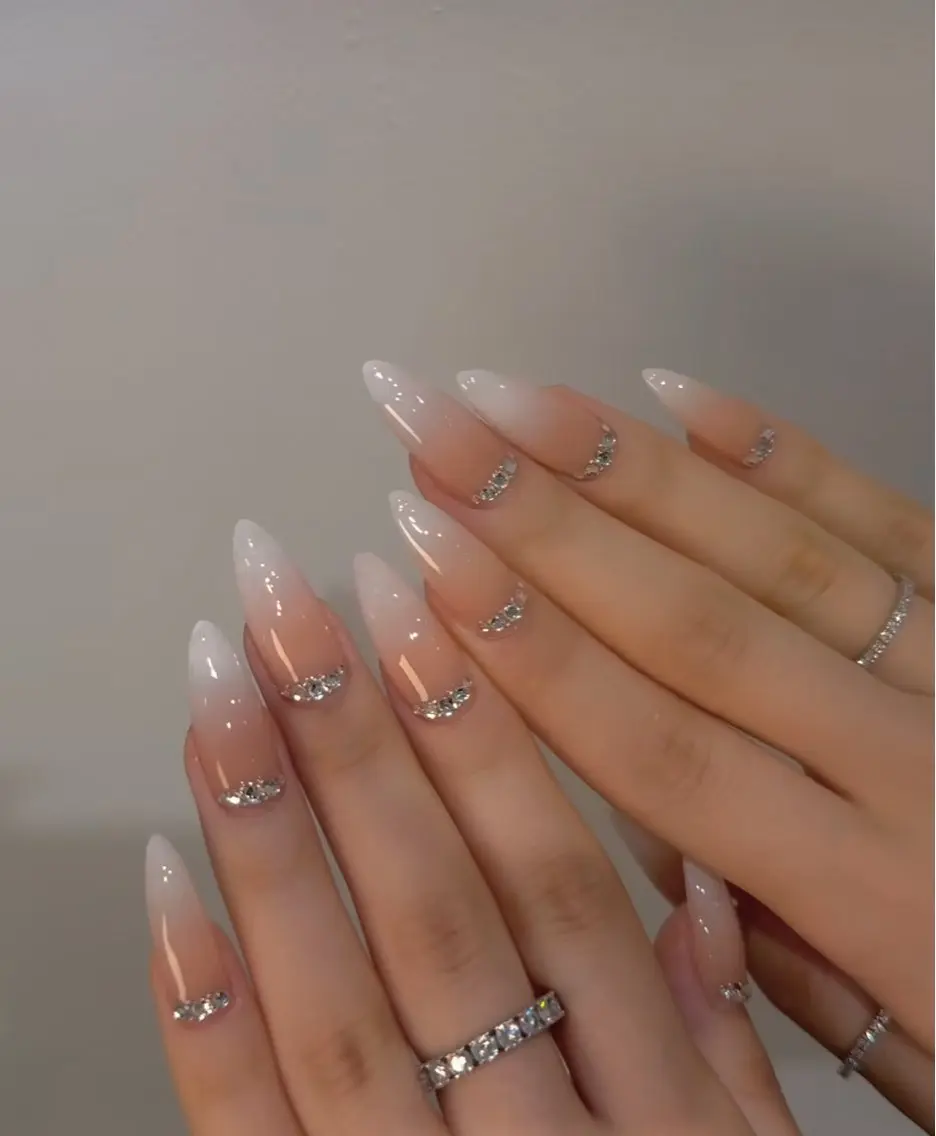 ネイル アートネイル チークネイル 韓国ネイル マグネットネイル ニュアンスネイル chirin nailのネイルデザイン