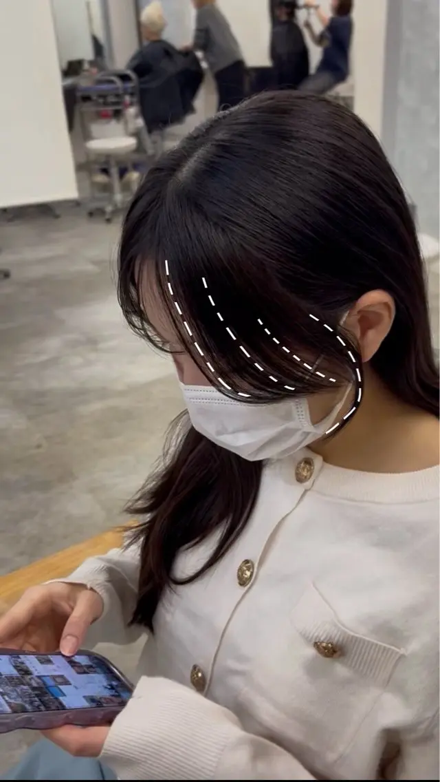ロング ロングレイヤー 顔周りカット 学生 レイヤーカット ロング カット トリートメント 髪質改善、癖毛直し 縮毛矯正が得意のヘアスタイル