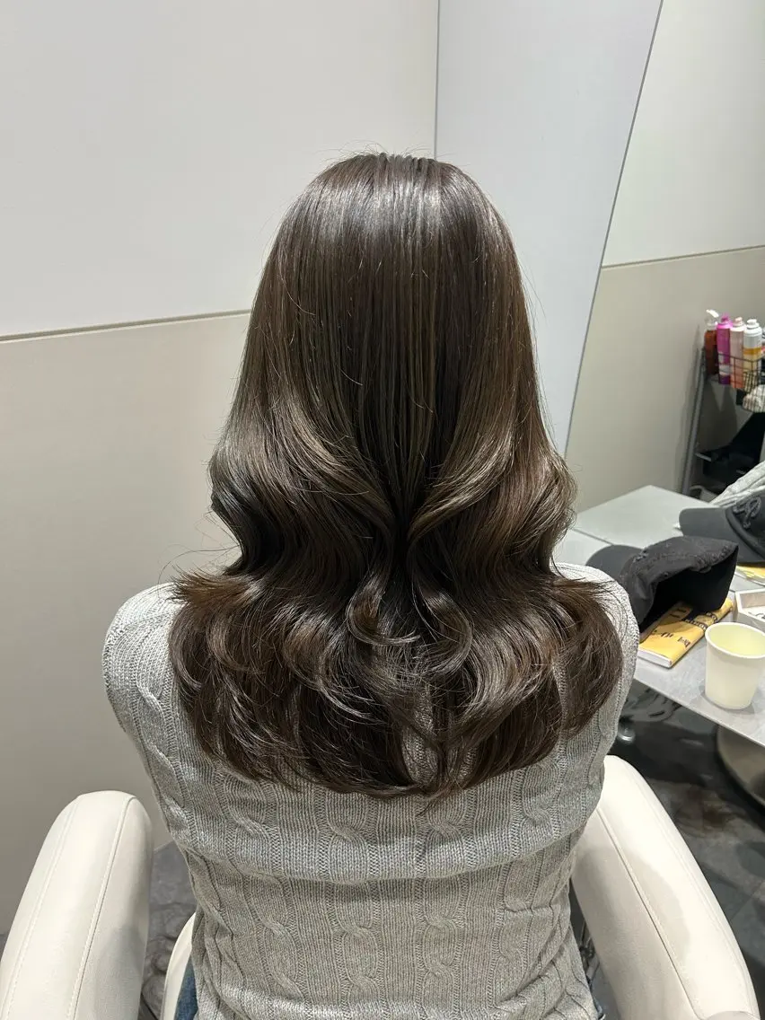 セミロング カラー カット ヘアカラー トリートメント 🩷韓国ヘア/ヨシン モリ🩷Maikaのヘアスタイル