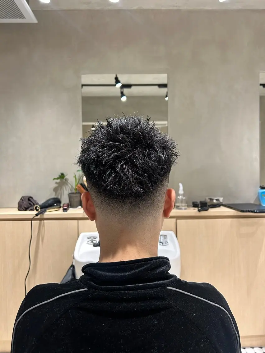 ショート メンズ フェードカット スパイキーショート ショートヘア 【明大前フェード/ メンズパーマ/岳】のヘアスタイル
