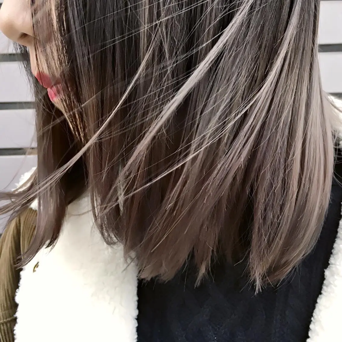 ミディアム カラー グレージュ SUZUKI KEISUKEのヘアスタイル