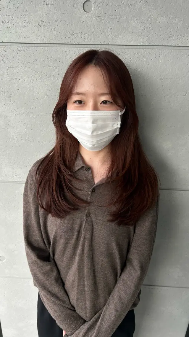 ロング ピンクブラウン レイヤーカット カット ヘアカラー トリートメント 盛本 彩乃のヘアスタイル