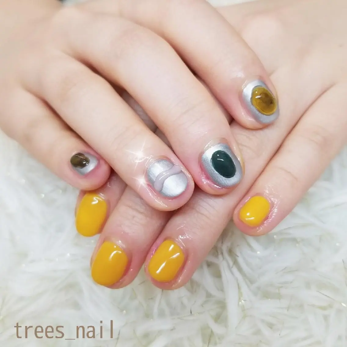 ネイル アートネイル クリアネイル ぷっくりネイル ストーンネイル 黄色 trees_ nailのネイルデザイン