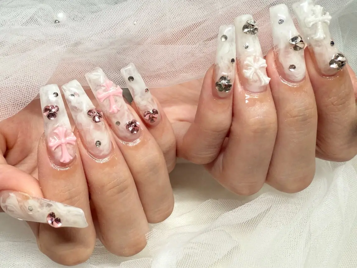 ネイル ハンドネイル Roi〈ロワ〉 Minakoのネイルデザイン