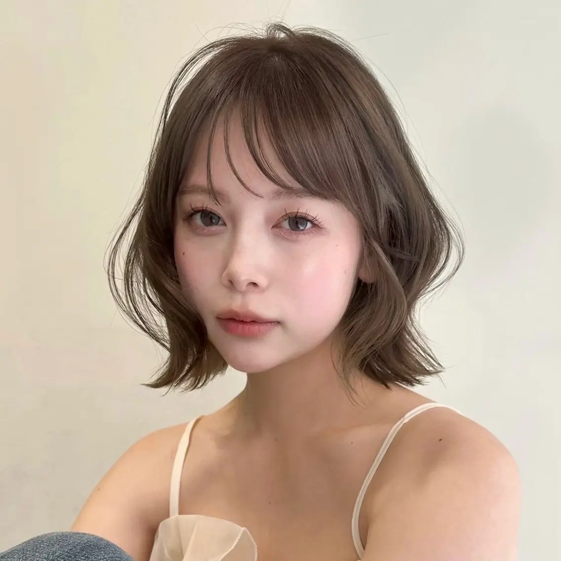 ミディアム カラー カット ヘアカラー ぱつっとボブ/透明感 カラー/Ayakaのヘアスタイル