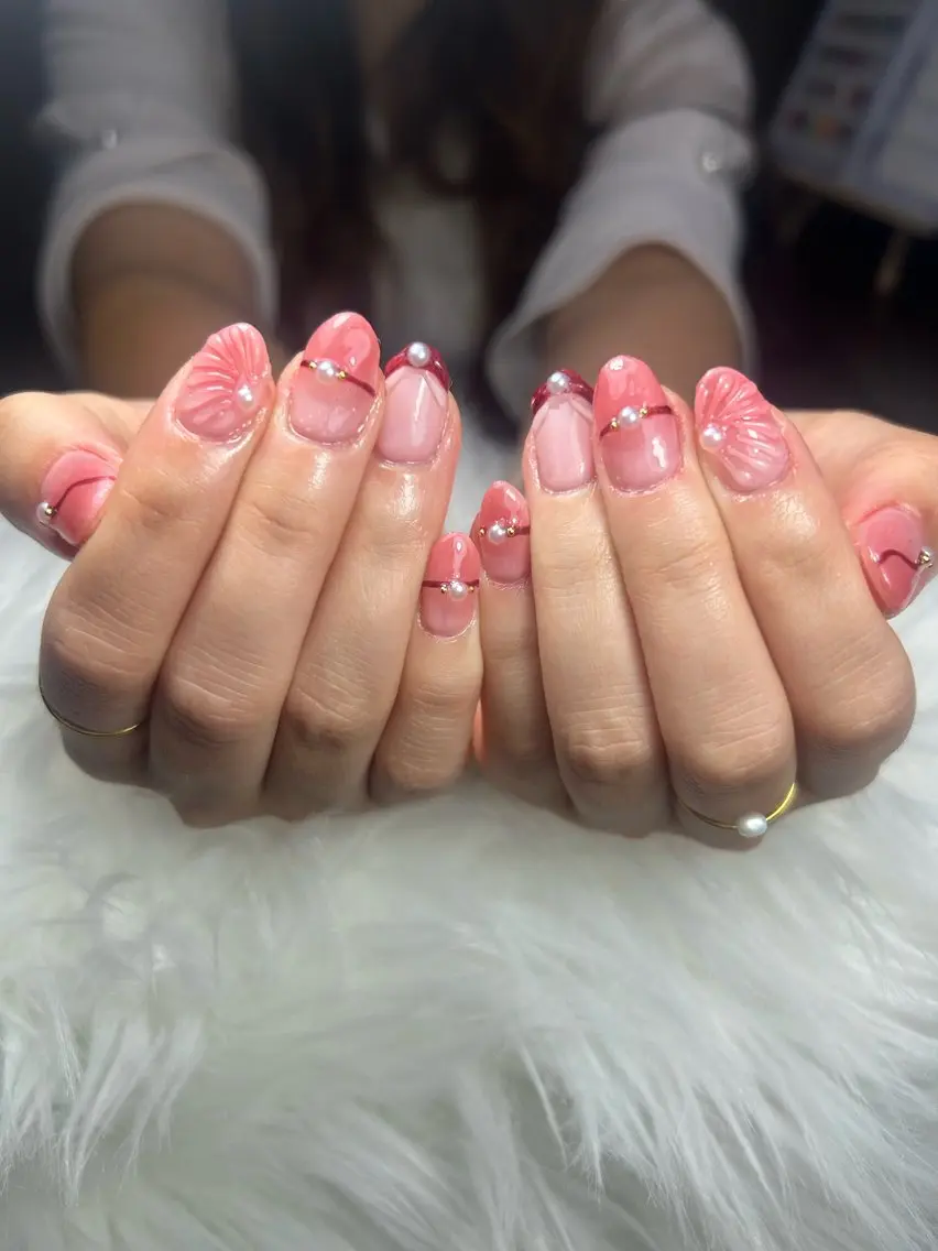 ミディアム ハンドネイル 古賀 はるみのネイルデザイン