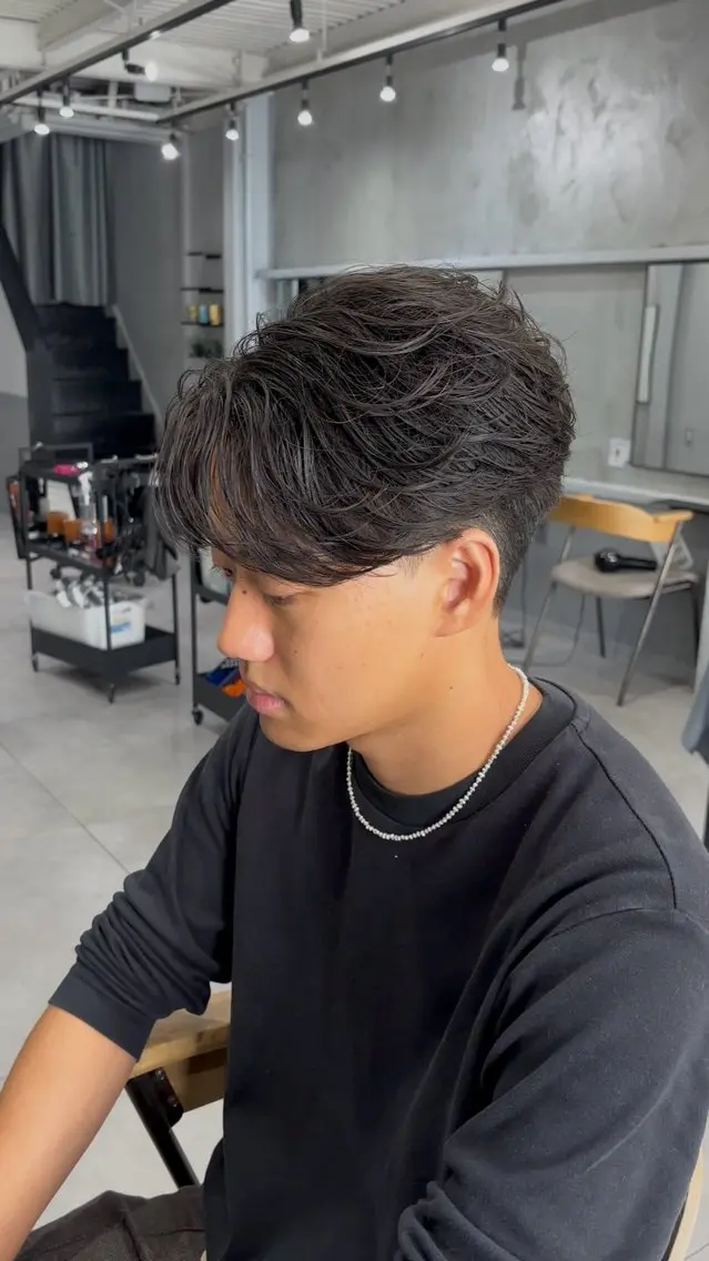 ショート パーマ メンズ フェザーパーマ メンズパーマ カット パーマ hack 佐藤龍空のヘアスタイル