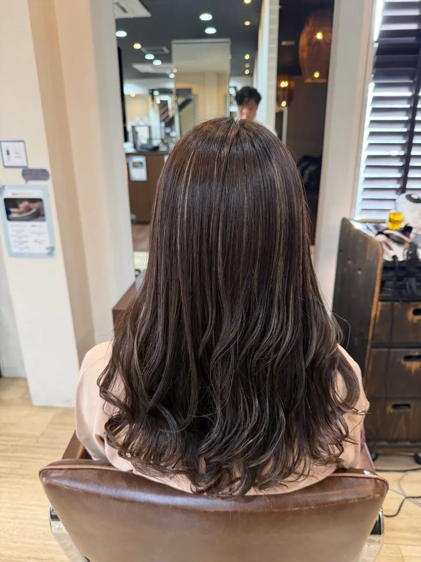 ロング カラー グレージュ ハイライトカラー ハイライト ヘアカラー 仲井 充のヘアスタイル