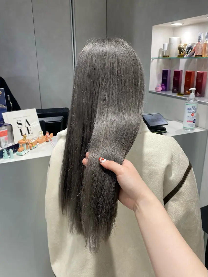 ロング ヘアカラー トリートメント 上品ハイトーン×艶 カラー🤍／ふうかのヘアスタイル